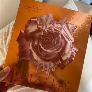 Nicole Miller makeup brush set